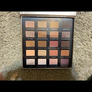 Iconic London day to slay shadow palette